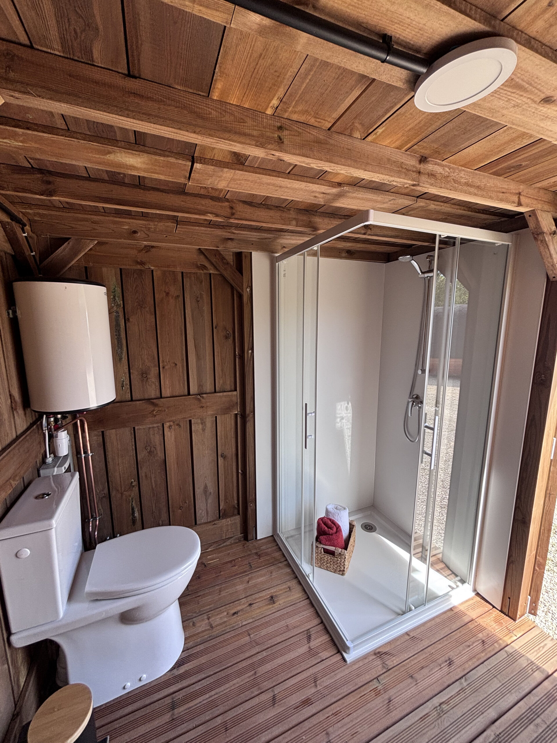 douche exterieure Intérieur cabane hobbit version 3 couchages